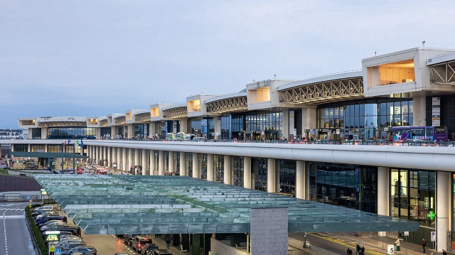 İtalya’nın Malpensa Havalimanı’nda bir yolcu yangın çıkardı