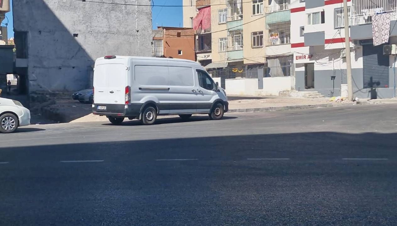 Çocuklarının gözü önünde bıçaklanarak öldürüldü