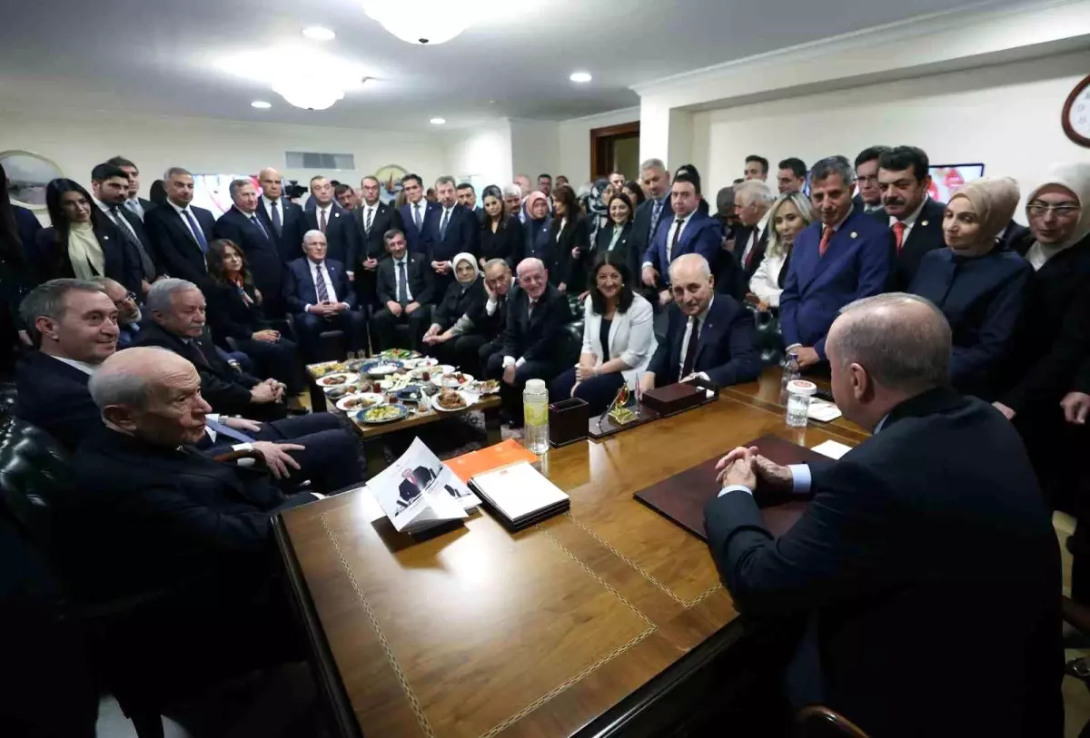 Cumhurbaşkanı Erdoğan, TBMM’de siyasi parti genel başkanları ile görüştü