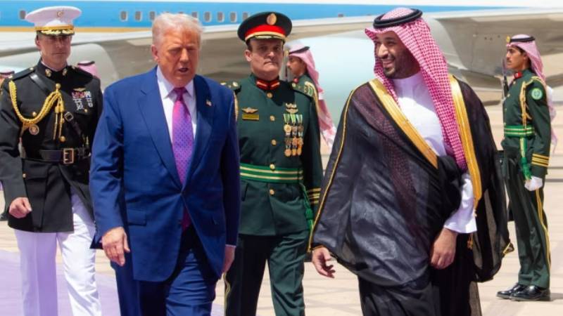 FT: Suudi Arabistan, ABD ile Katar arasında imzalanan savunma anlaşmasına benzer bir anlaşmayı Trump yönetimiyle görüşüyor