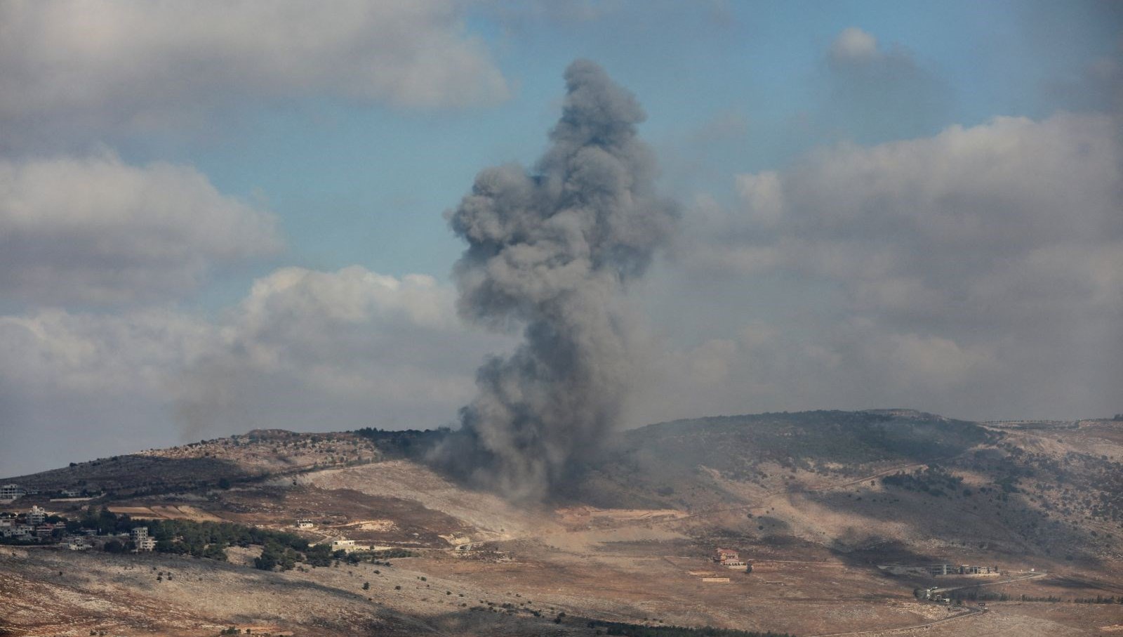 İsrail’den Lübnan’a hava saldırısı