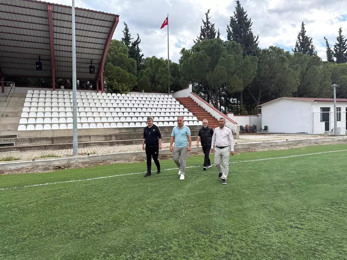Kuyucak Stadyumu’ndaki Yenileme İncelendi