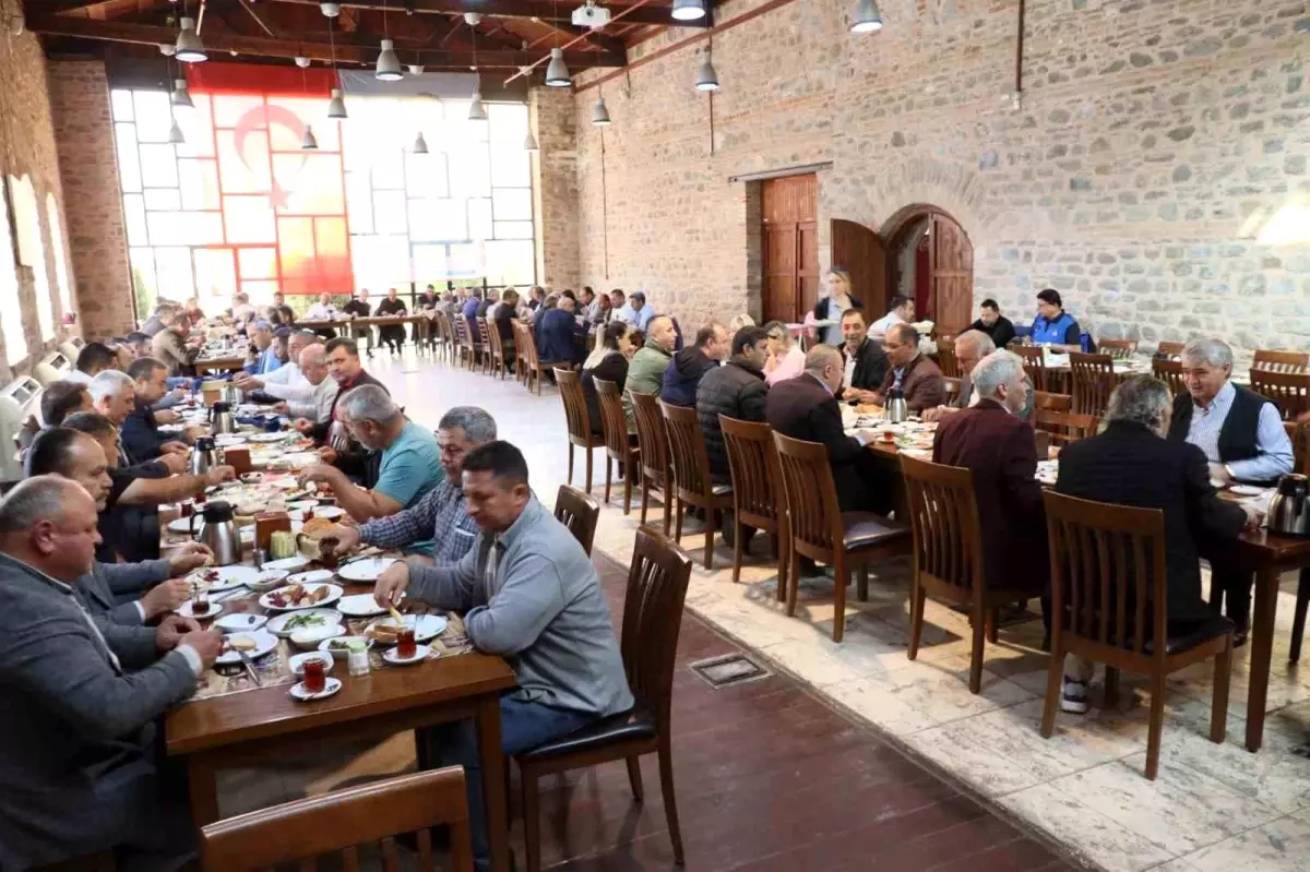 Nazilli Belediye Başkanı Tetik, Muhtarlarla Bir Araya Gelerek Hizmetleri Geliştirme Vizyonunu Paylaştı