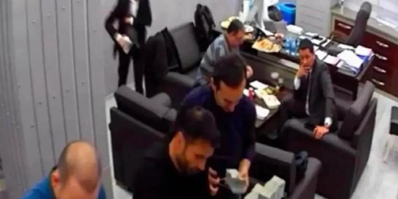 CHP’nin ‘İl Başkanlığı Binası’ davası ertelendi