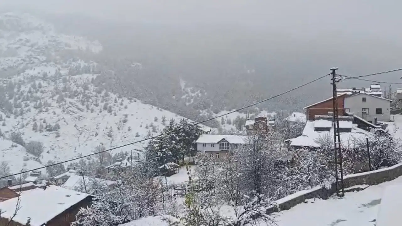 Meteoroloji sarı kodla uyarmıştı… Sivas, beyaza büründü!