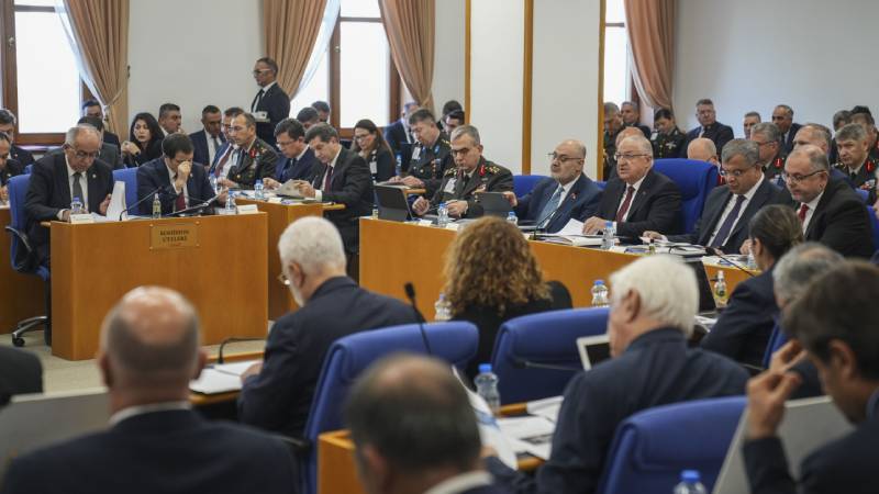 MSB bütçe görüşmesinde, DEM Parti ve İyi Parti arasında “üniformalı failler” tartışması