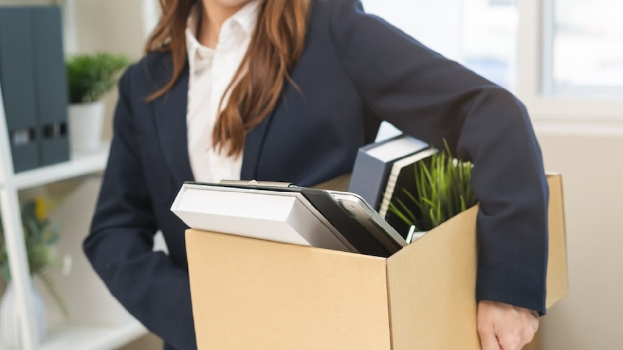 Telekom devinden beklenmedik hamle: 15 bin çalışanını işten çıkaracak!