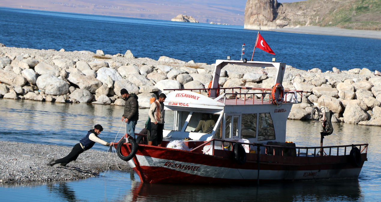 Van Gölü’nde korkutan manzara