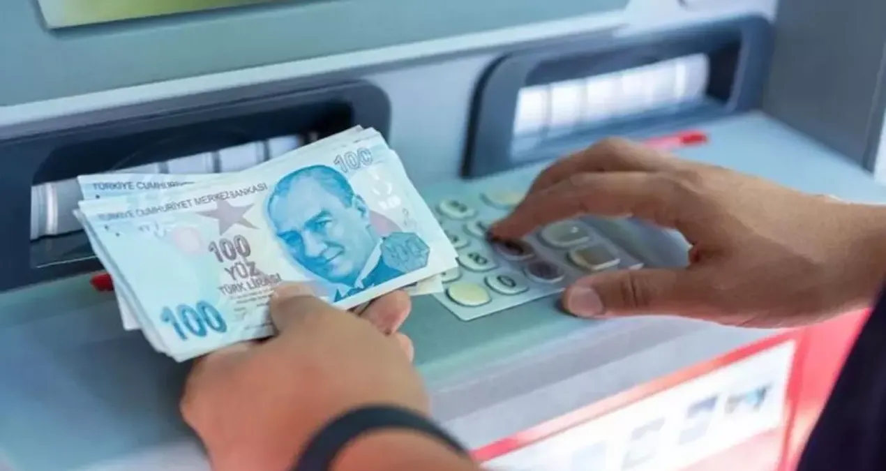 Bankaya 1 milyon lira atan, iki emekli maaşı alıyor