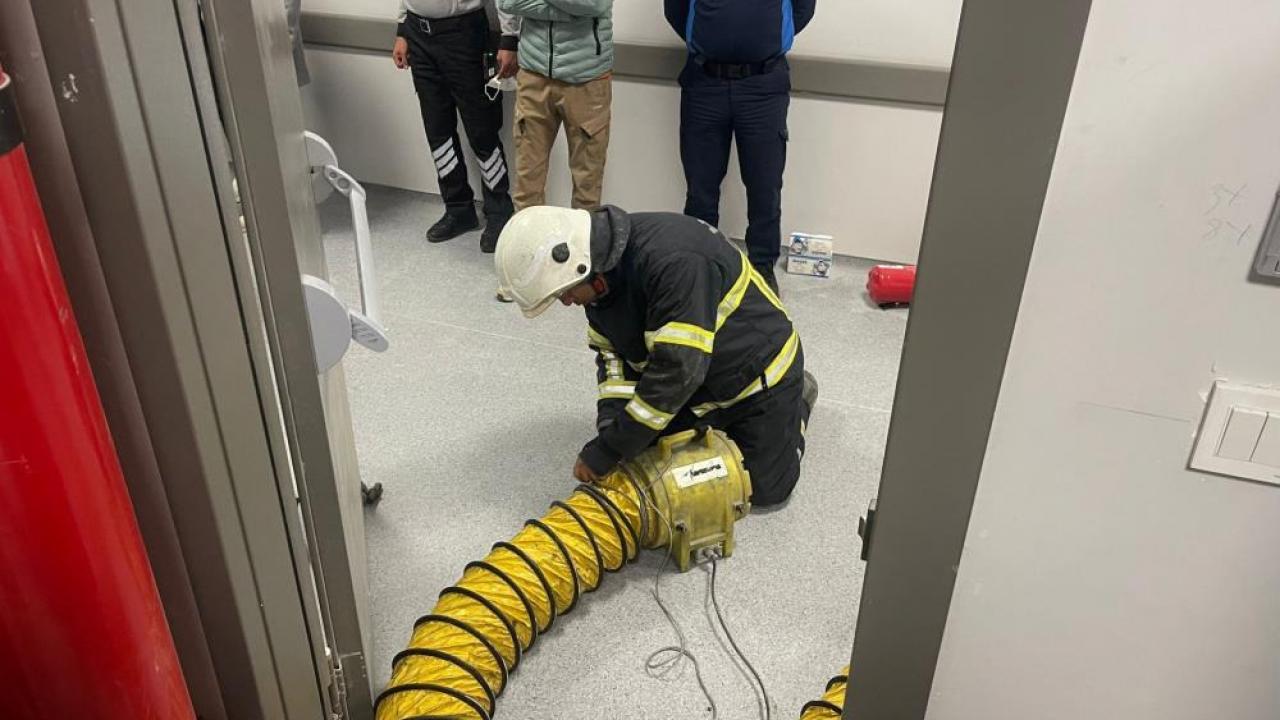 Hastanede yangın: Hastalar tahliye edildi, yangın söndürüldü