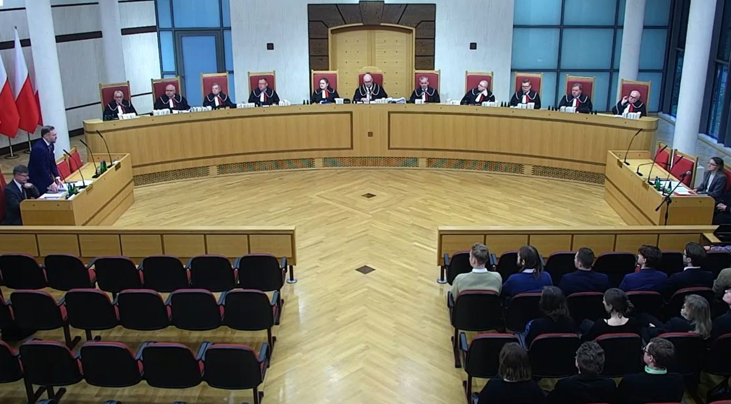 Polonya’da Komünist Parti “yasa dışı” ilan edildi