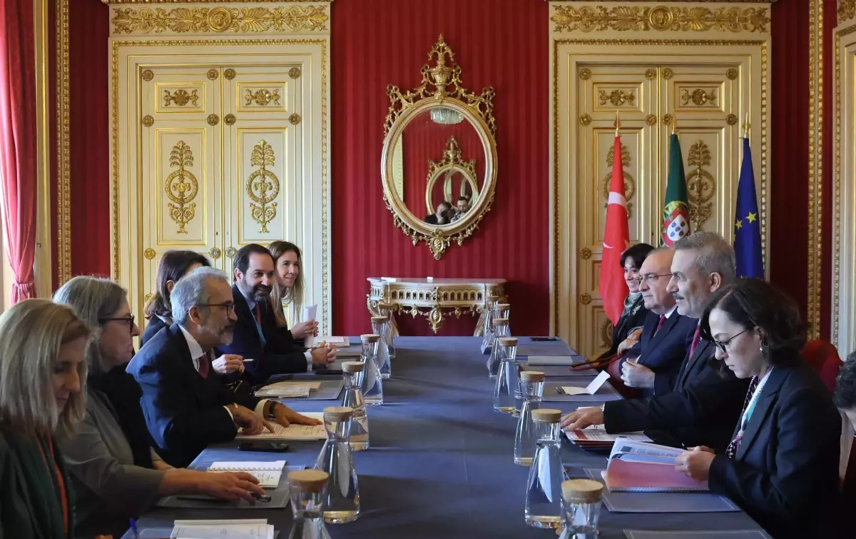 Hakan Fidan, Portekiz’de Görüştü