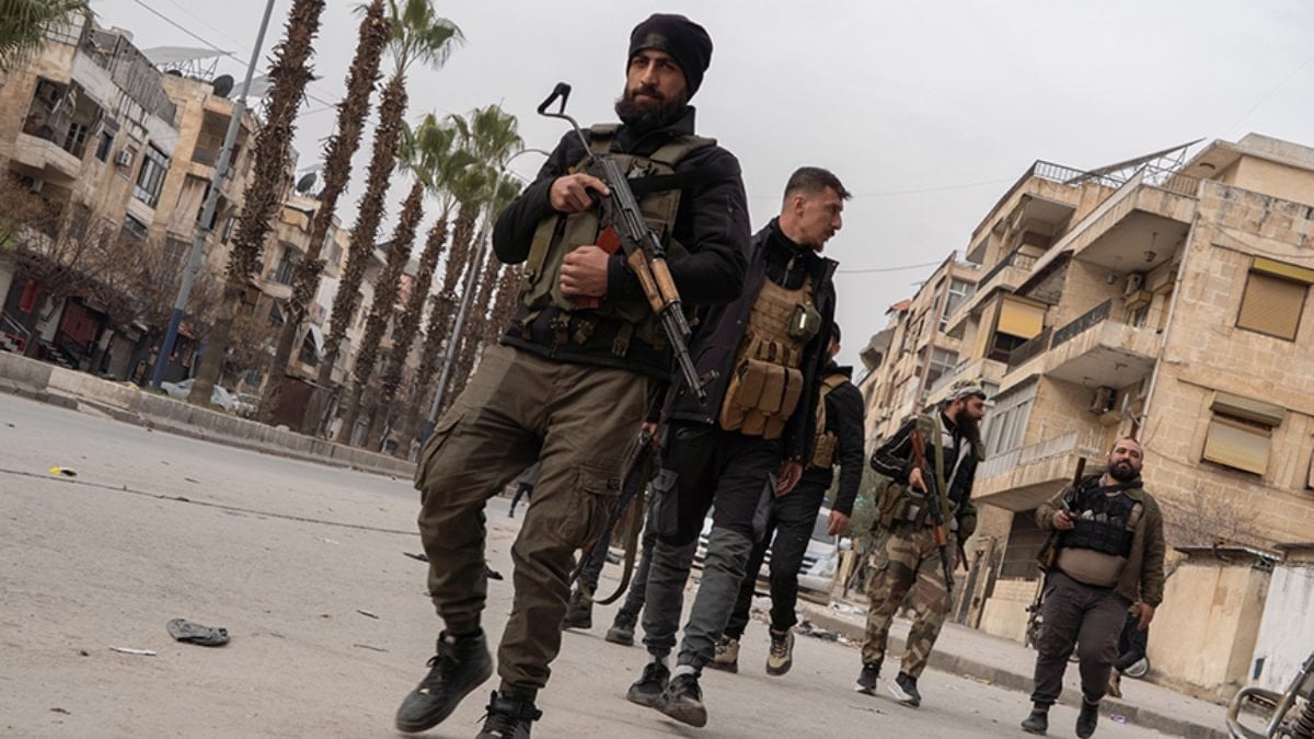 Suriye Ordusu Operasyon Komutanlığı: Halep’ten hızlıca çıkın