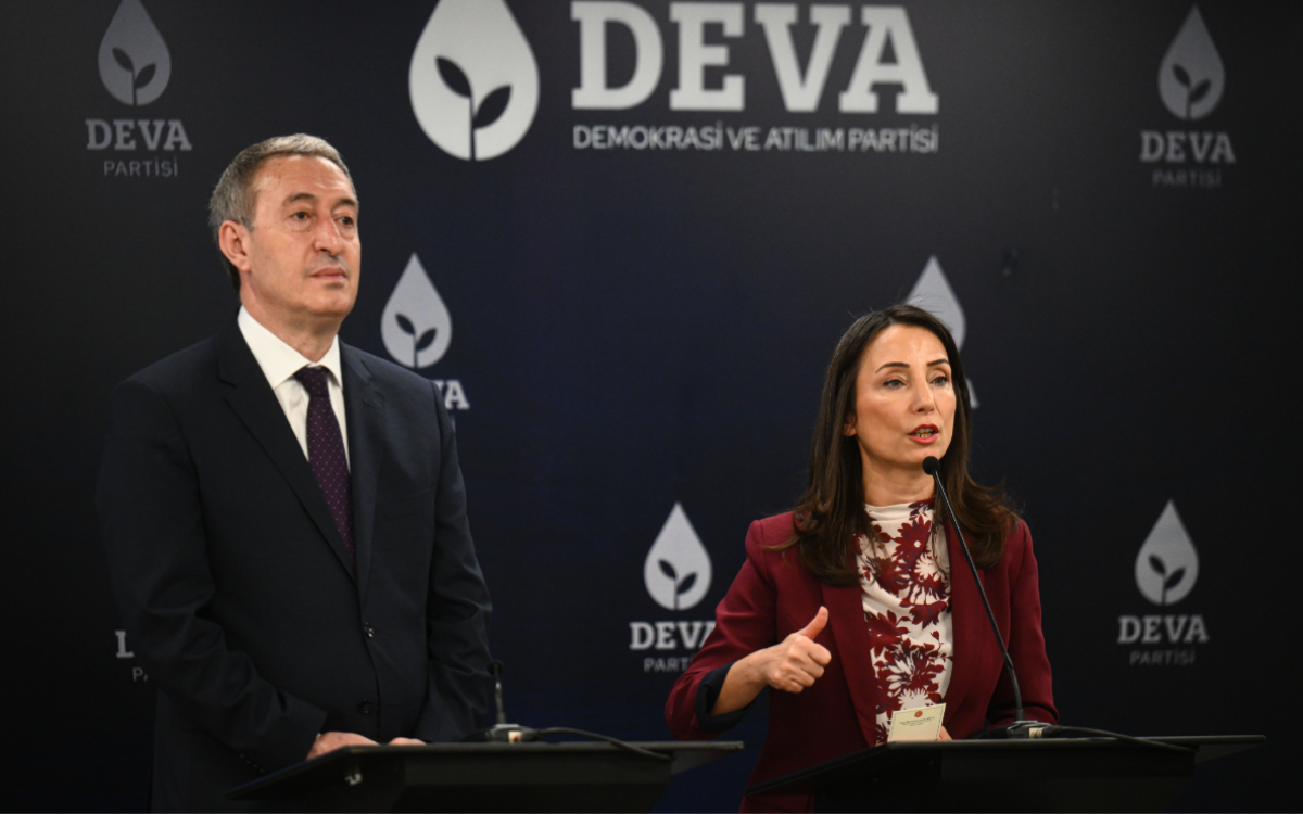 Tülay Hatimoğulları: Bahçeli'yi bizimle el sıkıştıran sebep hala duruyor