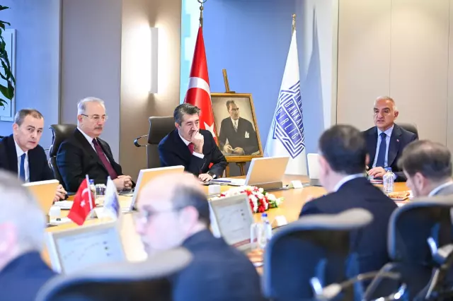 Turizm Gündemi, Bakan Ersoy ve Bankalar Birliği ile Masaya Yatırıldı