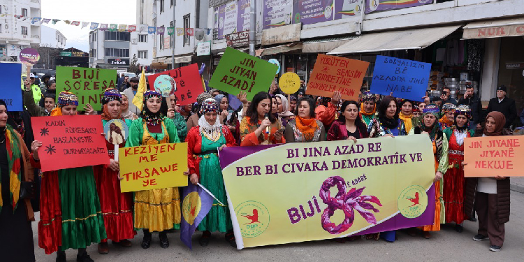 Iğdır’da 8 Mart eylemi: Kadınların sesinin kısılmasına izin vermeyeceğiz – Politika Haber