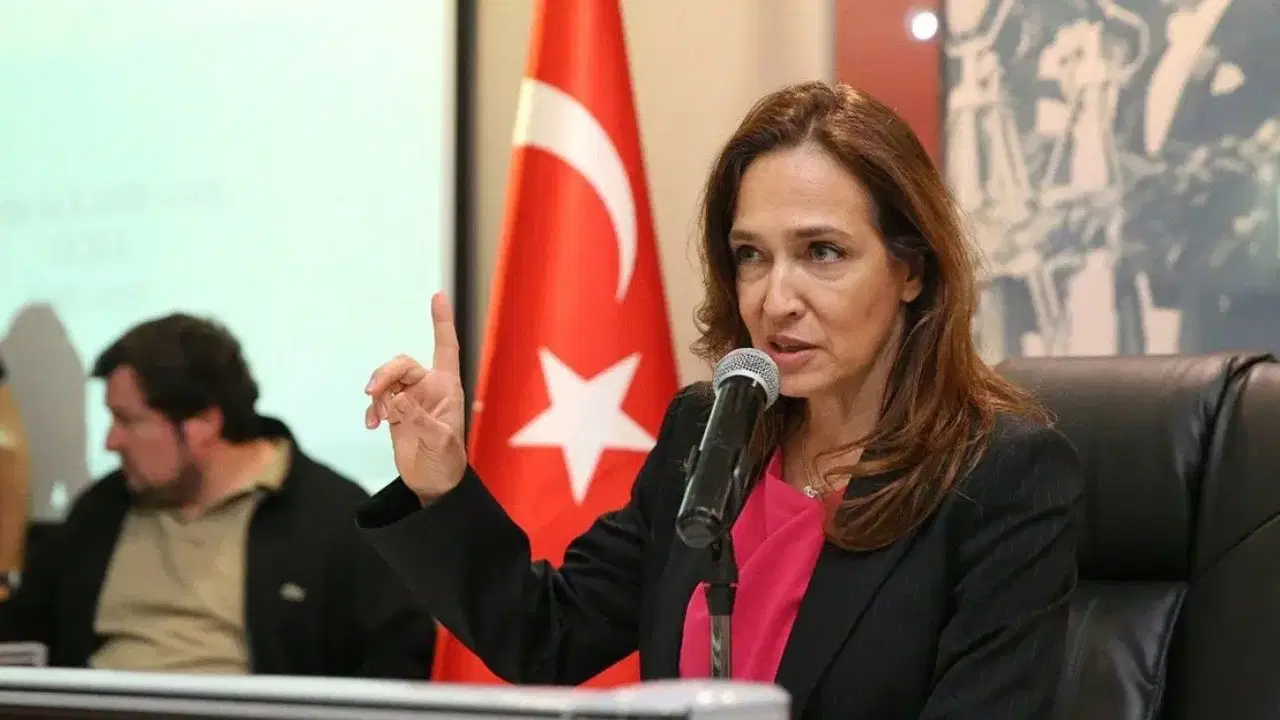 Karşıyaka Belediye Başkanı Yıldız Ünsal: Hayatı, Eğitimi ve Özel Yaşamı