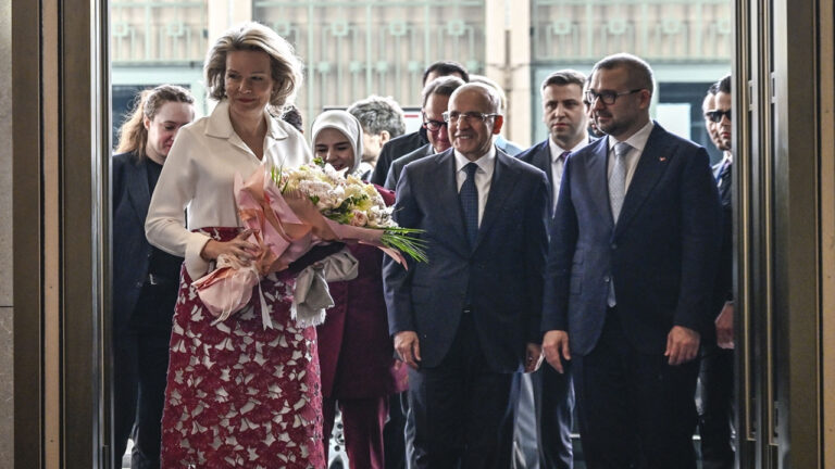 belcika-kralicesi-mathildeden-tcmbye-ziyaret-LZAJhEKk