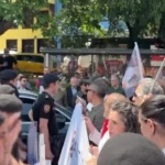 Bursa’da 19 Mayıs Kutlamalarına Polis Müdahalesi: Barikatlar Aşılarak Yürüyüş Gerçekleştirildi